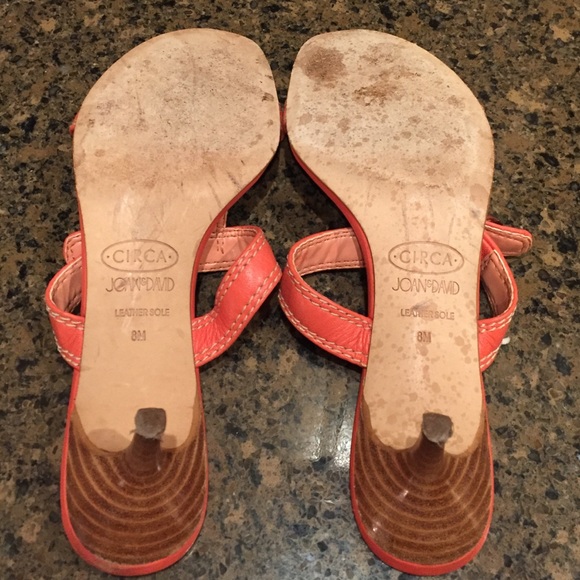 CUTE! Circa Joan & David coral kitten heel sandal - Picture 2 of 4